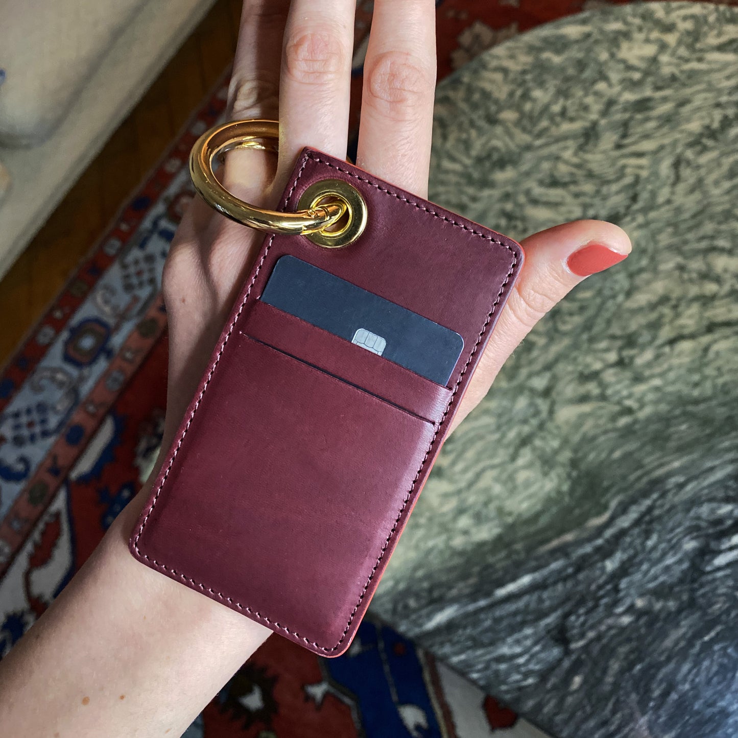 Le porte-cartes en cuir